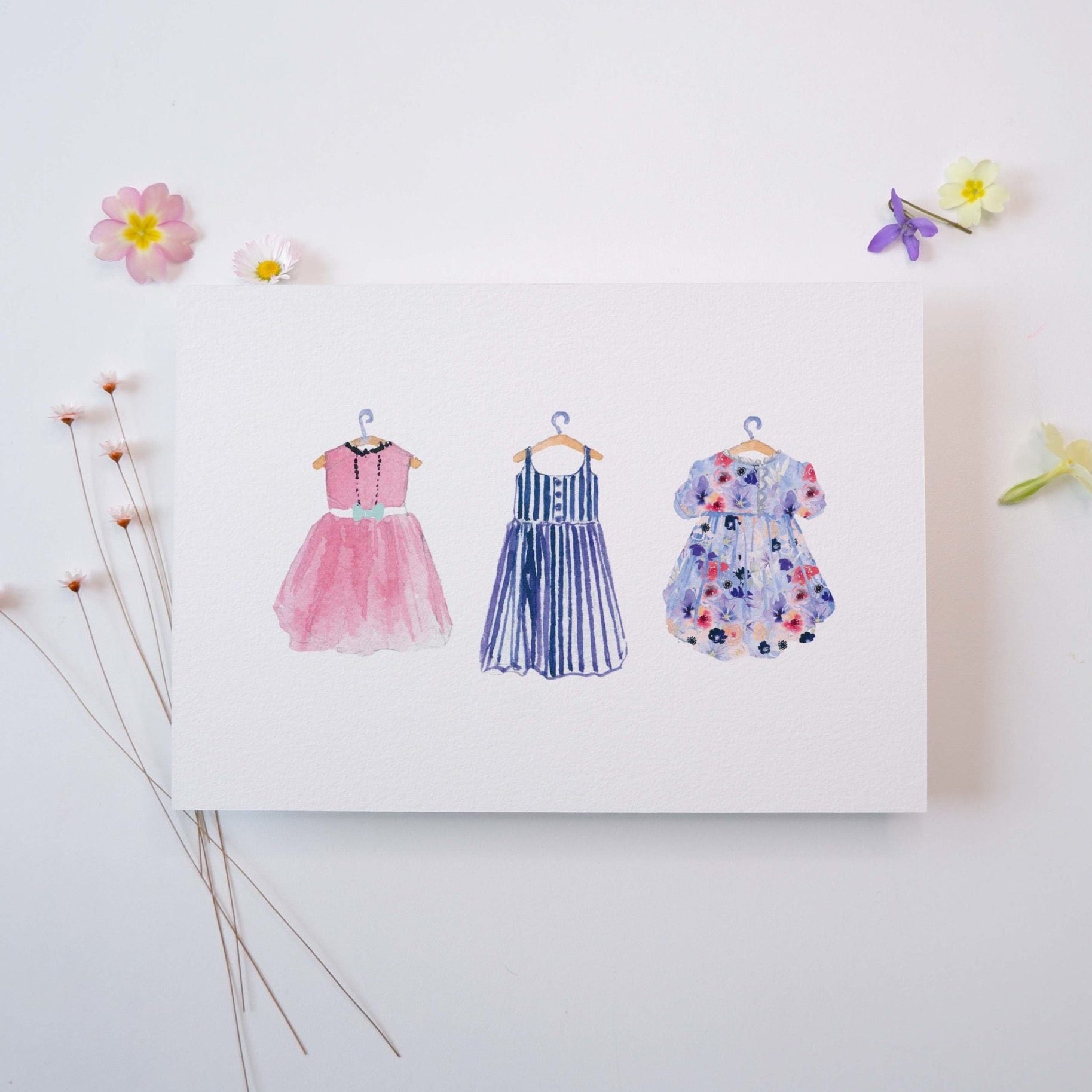 CARTE (+enveloppe blanche) - 3 petites robes